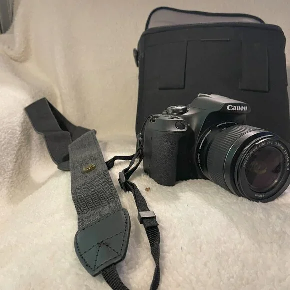 Canon EOS Rebel T3 Digital SLR w 18-55mm IS II Lens w/ acc - read below - Picture 7 of 7